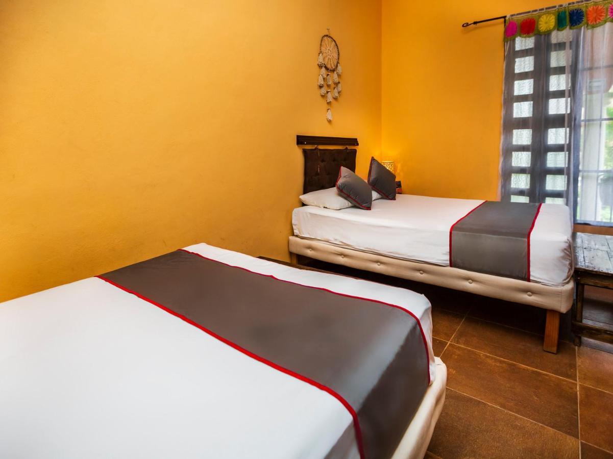 Casa Aluxes Hotel Valladolid  Buitenkant foto