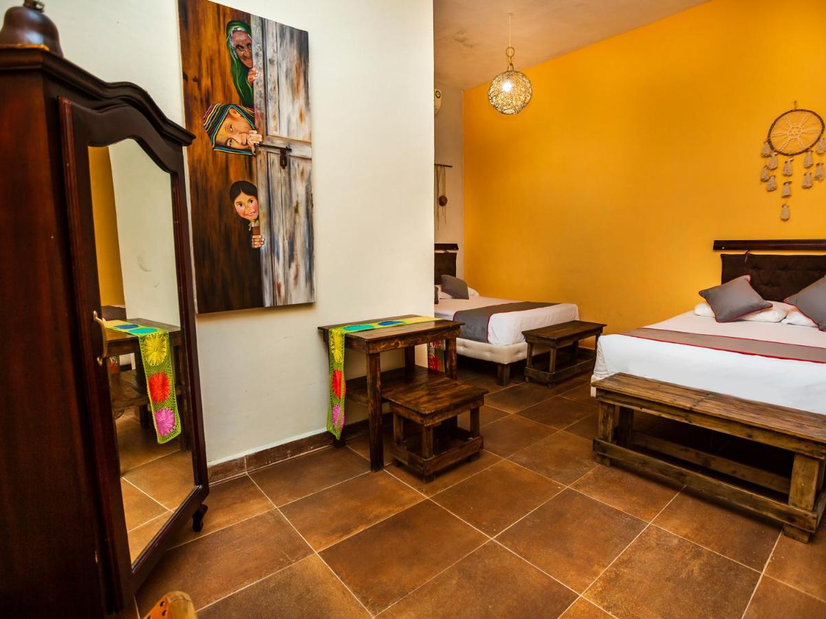 Casa Aluxes Hotel Valladolid  Buitenkant foto