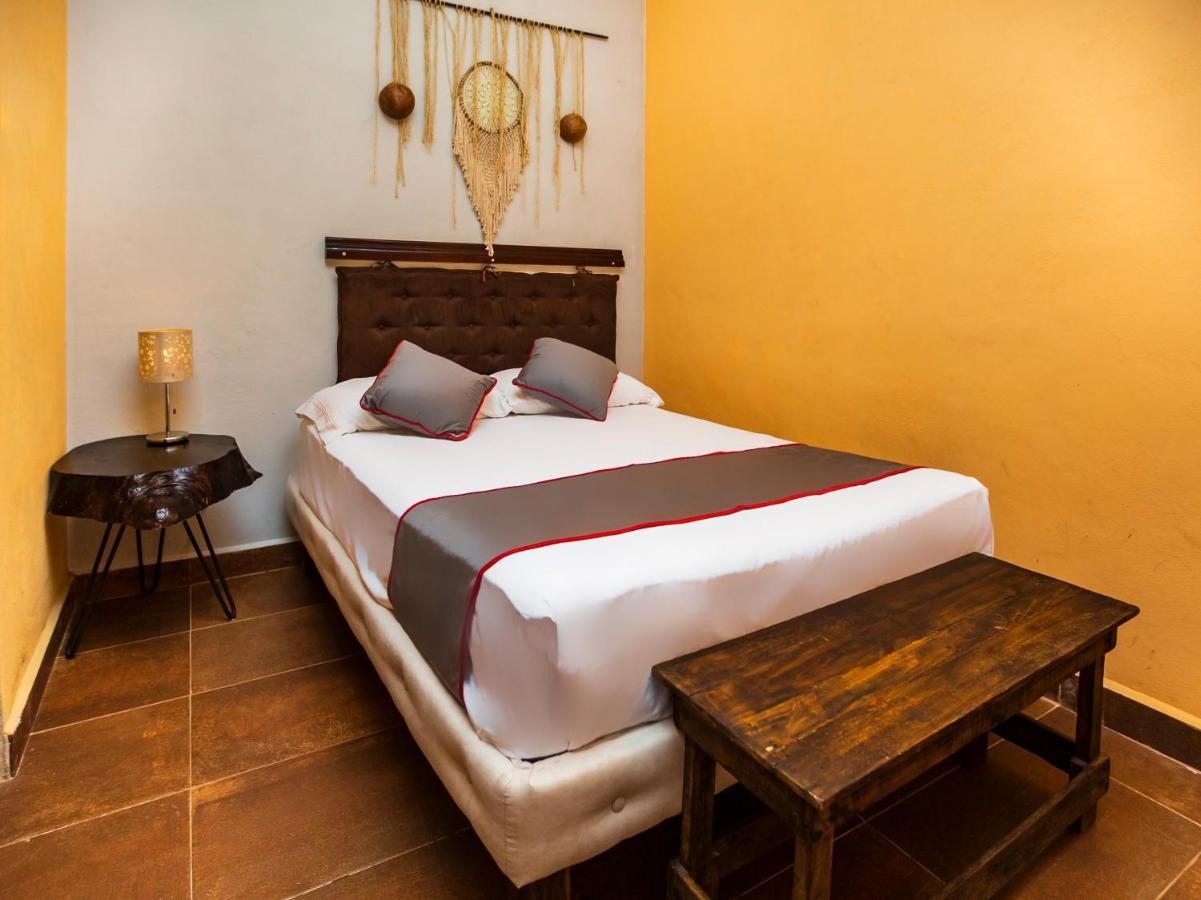 Casa Aluxes Hotel Valladolid  Buitenkant foto