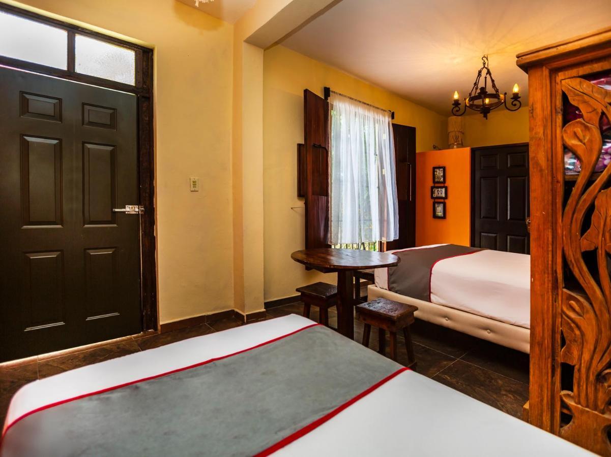 Casa Aluxes Hotel Valladolid  Buitenkant foto