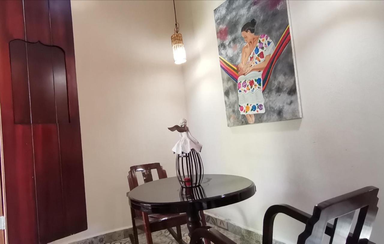 Casa Aluxes Hotel Valladolid  Buitenkant foto