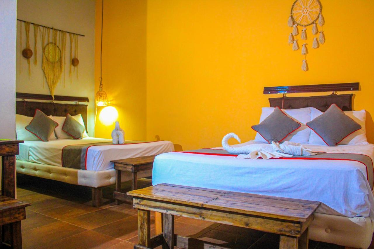 Casa Aluxes Hotel Valladolid  Buitenkant foto