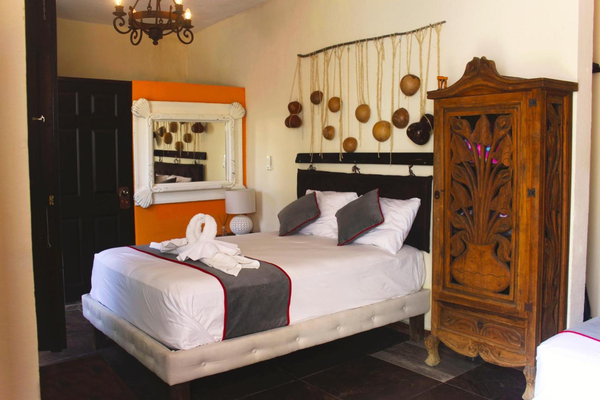 Casa Aluxes Hotel Valladolid  Buitenkant foto